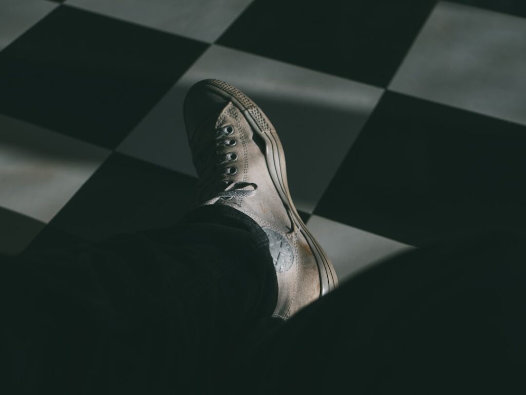 Houten vloer schuren en lakken kosten bij wonen