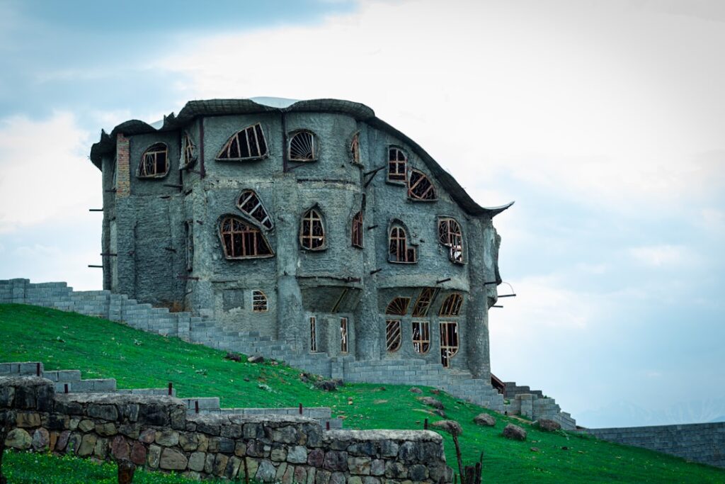 Het bijzondere wonen van Peter Gillis in zijn kasteel